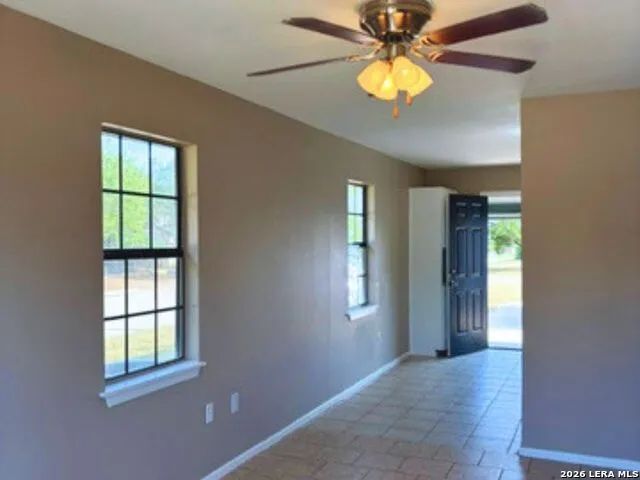 1014 E San Antonio Pearsall, TX 78061