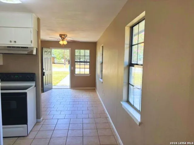1014 E San Antonio Pearsall, TX 78061