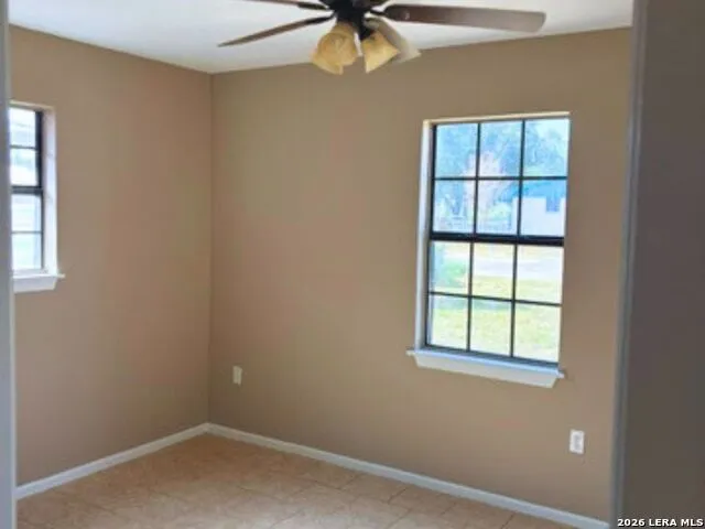 1014 E San Antonio Pearsall, TX 78061