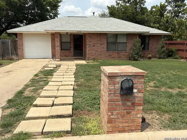 2110 21st Hondo, TX 78861