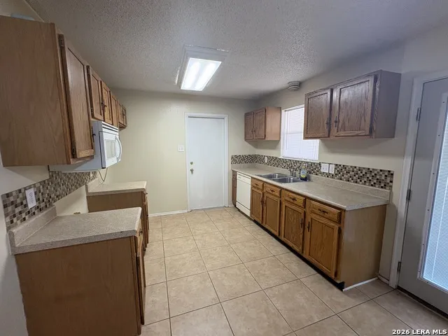 2110 21st Hondo, TX 78861