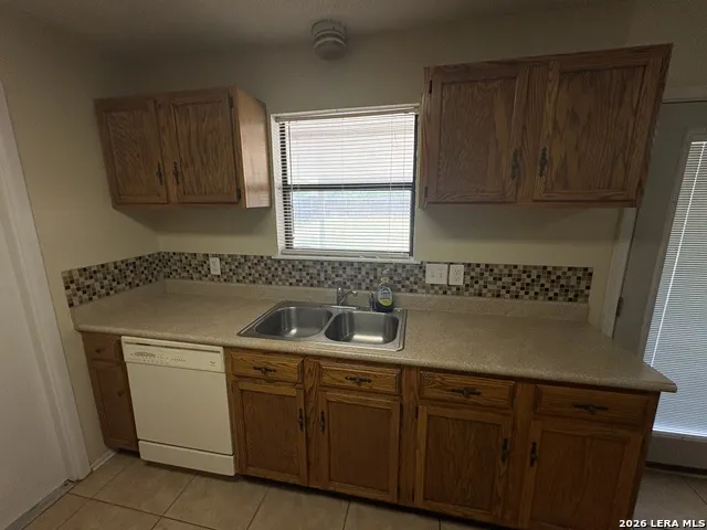 2110 21st Hondo, TX 78861