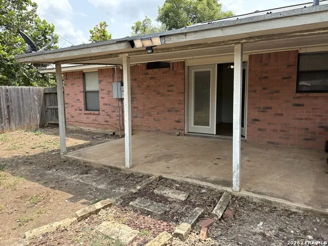 2110 21st Hondo, TX 78861