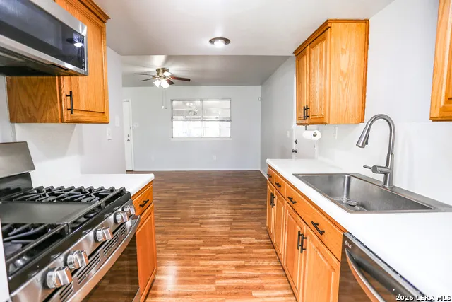 1106 CERRO ALTO DR San Antonio, TX 78213