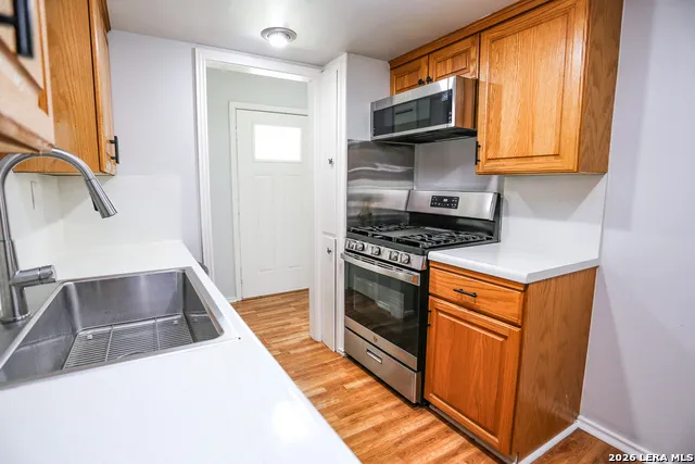 1106 CERRO ALTO DR San Antonio, TX 78213
