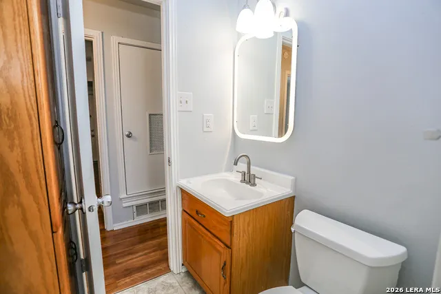 1106 CERRO ALTO DR San Antonio, TX 78213