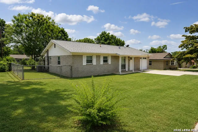 1106 CERRO ALTO DR San Antonio, TX 78213