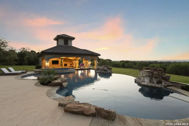 186 JOE KLAR RD Boerne, TX 78006