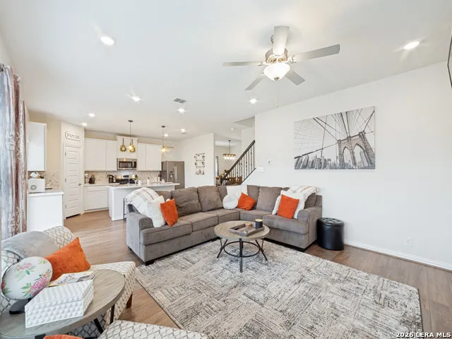 1744 Kneupper Farm New Braunfels, TX 78132