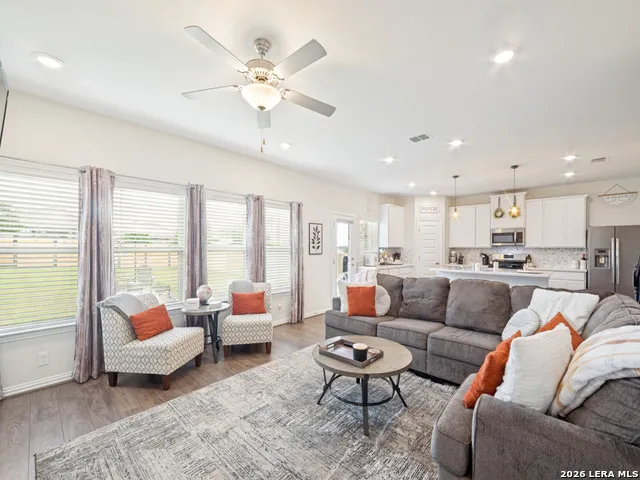 1744 Kneupper Farm New Braunfels, TX 78132