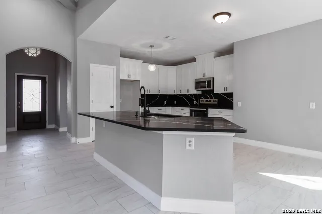 3938 New Mathis Elmendorf, TX 78112