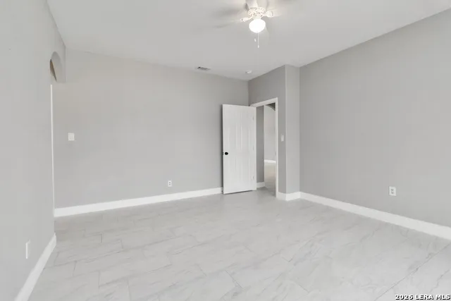 3938 New Mathis Elmendorf, TX 78112