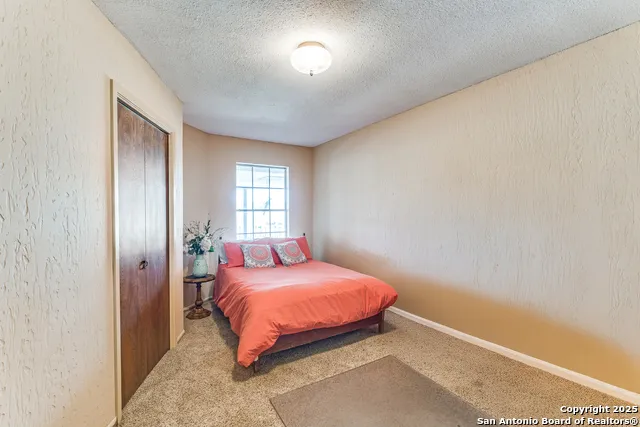 10745 Rosemar Ln Adkins, TX 78101