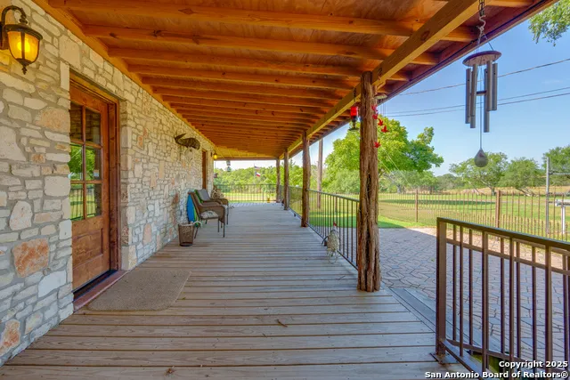 10745 Rosemar Ln Adkins, TX 78101