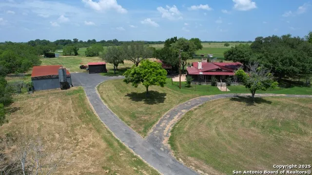 10745 Rosemar Ln Adkins, TX 78101