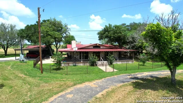 10745 Rosemar Ln Adkins, TX 78101