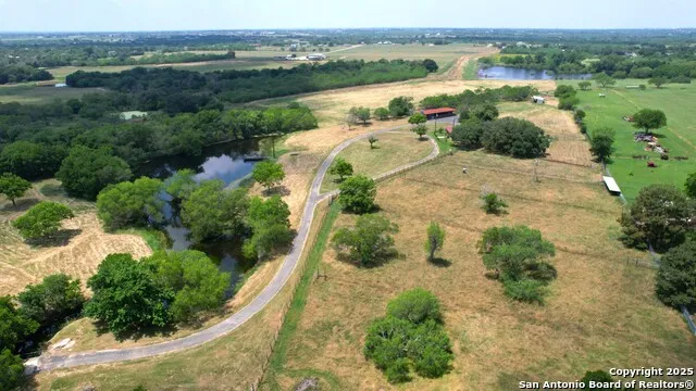 10745 Rosemar Ln Adkins, TX 78101