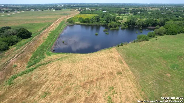 10745 Rosemar Ln Adkins, TX 78101