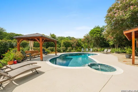 14007 BLUFF PARK DR