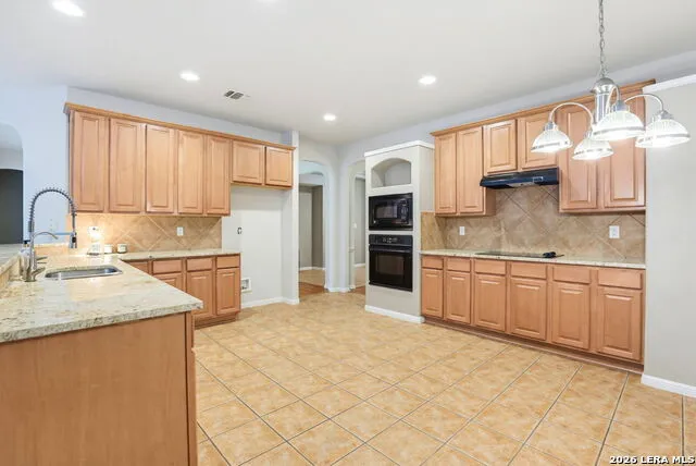 9230 Scotford Helotes, TX 78023