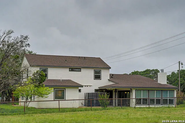 200 E MEADOW LN Wimberley, TX 78676