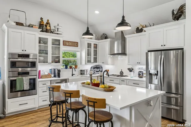652 OVERLOOK DR Fredericksburg, TX 78624