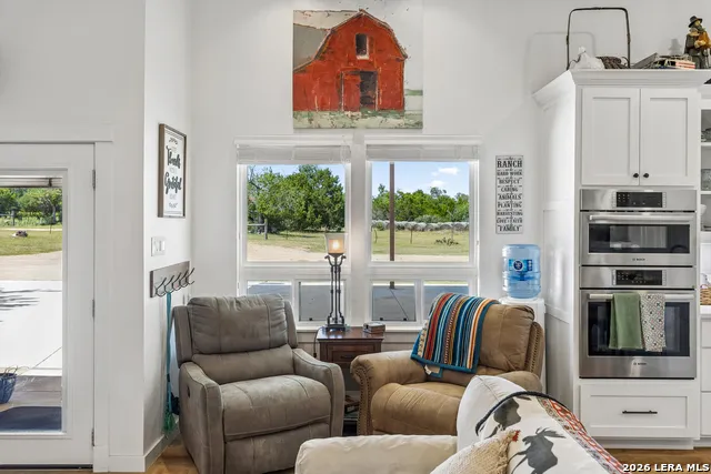 652 OVERLOOK DR Fredericksburg, TX 78624