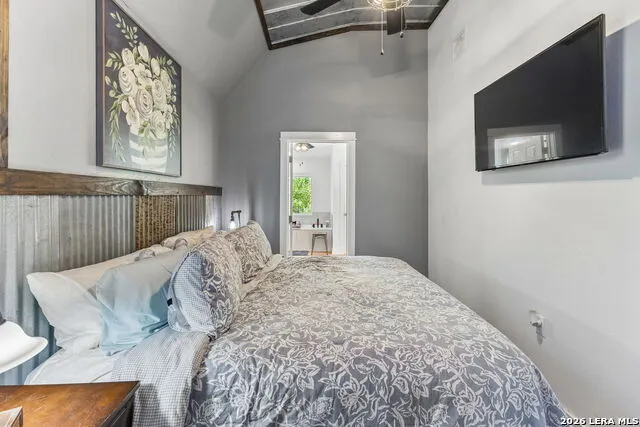 652 OVERLOOK DR Fredericksburg, TX 78624