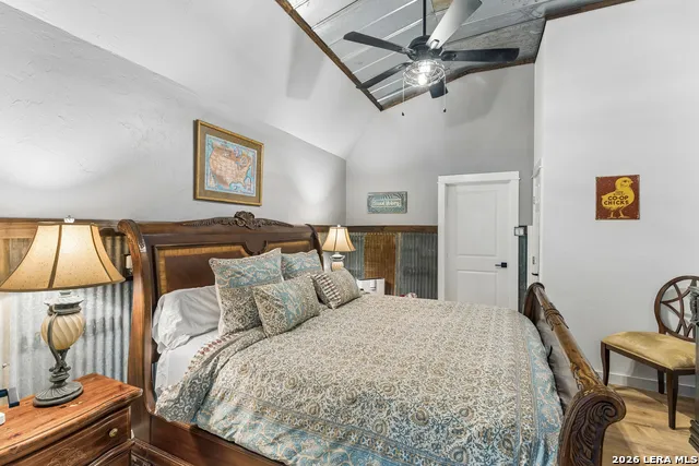 652 OVERLOOK DR Fredericksburg, TX 78624