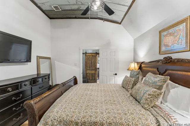 652 OVERLOOK DR Fredericksburg, TX 78624
