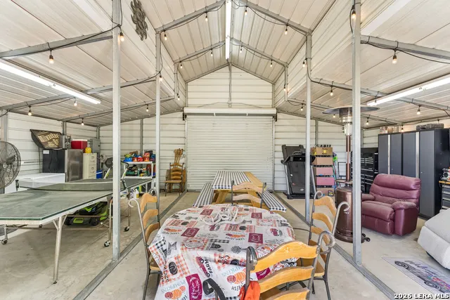 652 OVERLOOK DR Fredericksburg, TX 78624