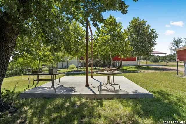 652 OVERLOOK DR Fredericksburg, TX 78624