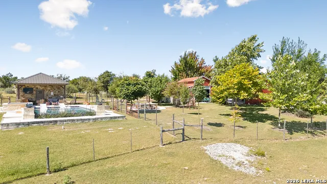 652 OVERLOOK DR Fredericksburg, TX 78624