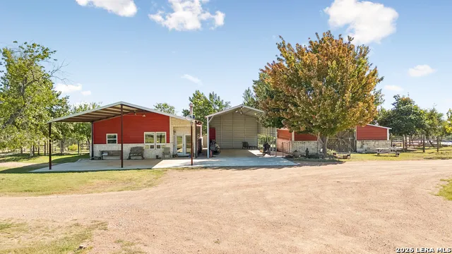 652 OVERLOOK DR Fredericksburg, TX 78624