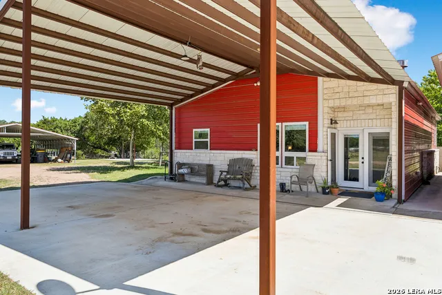 652 OVERLOOK DR Fredericksburg, TX 78624