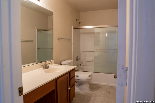6721 Spearwood Live Oak, TX 78233