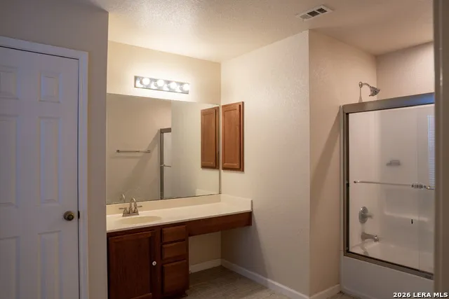6721 Spearwood Live Oak, TX 78233