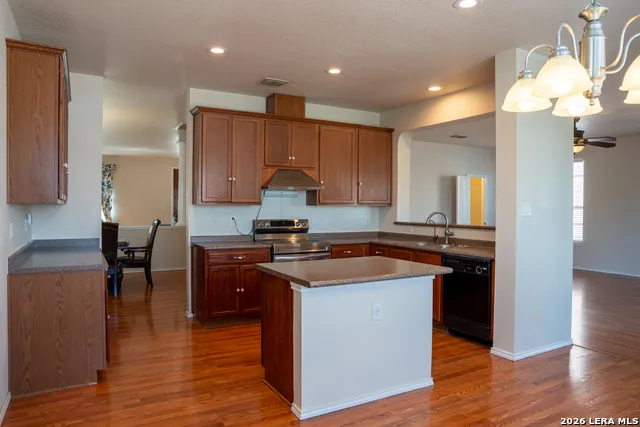 6721 Spearwood Live Oak, TX 78233