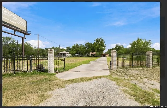 13544 S IH 35 Von Ormy, TX 78073