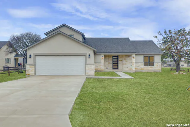 336 Knollwood Bandera, TX 78003