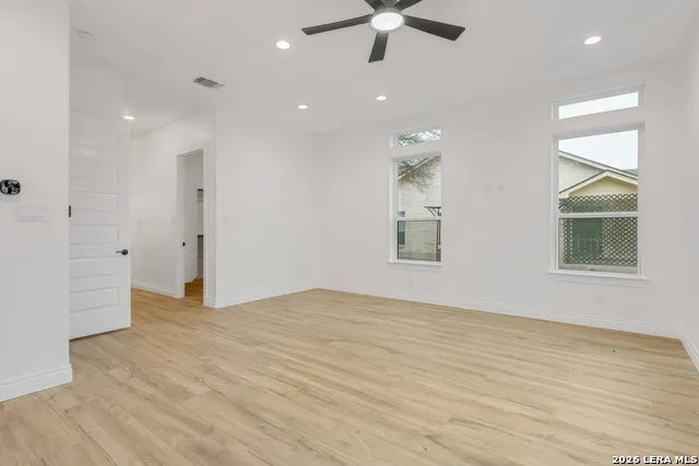 336 Knollwood Bandera, TX 78003