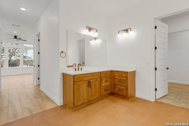336 Knollwood Bandera, TX 78003