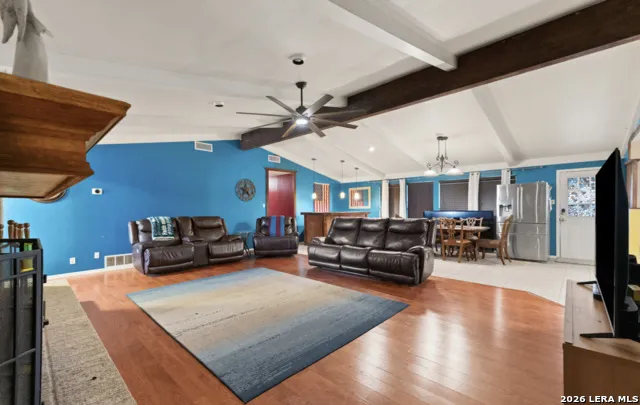 198 ENCINO DRIVE Pearsall, TX 78061