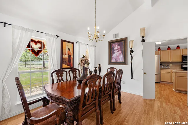 837 Paddy Rd Floresville, TX 78114
