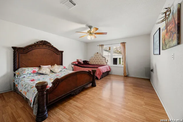 837 Paddy Rd Floresville, TX 78114