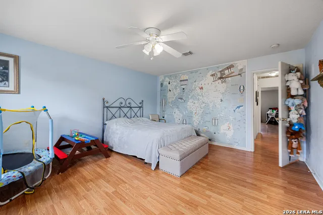 837 Paddy Rd Floresville, TX 78114