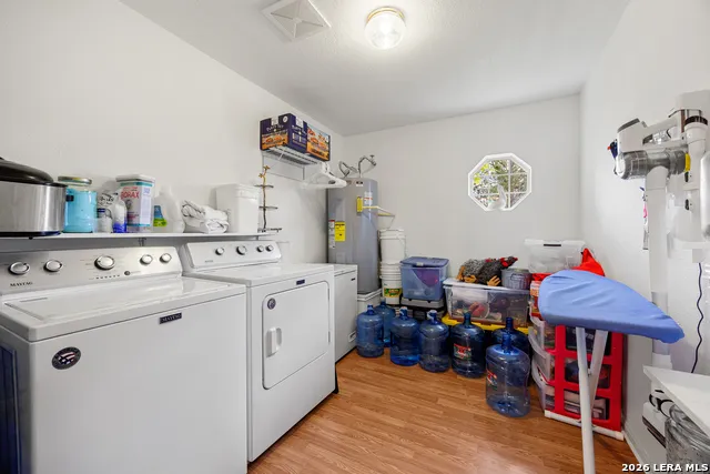 837 Paddy Rd Floresville, TX 78114