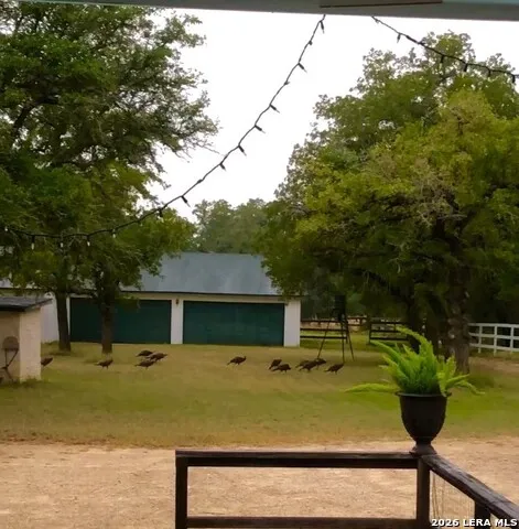 837 Paddy Rd Floresville, TX 78114
