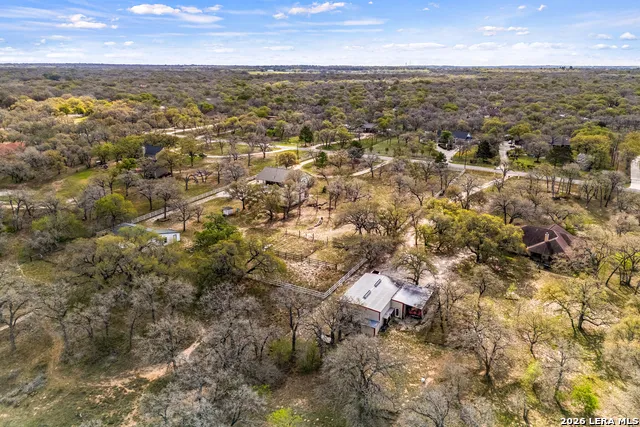 837 Paddy Rd Floresville, TX 78114