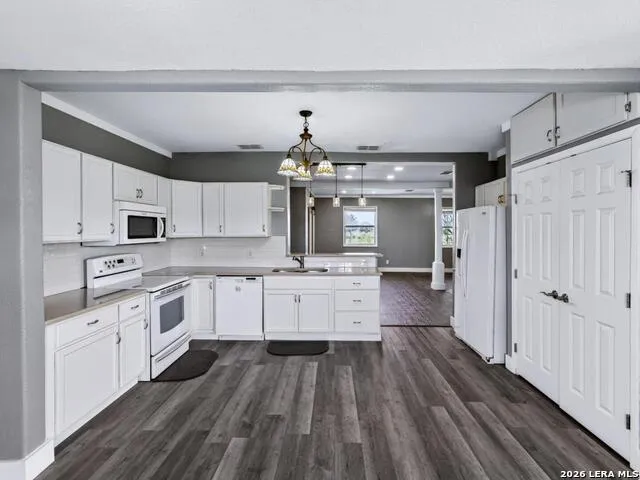 15637 KILOWATT RD Elmendorf, TX 78112